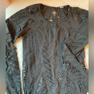 long sleeve alo yoga top